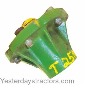 John Deere 830 Wheel Hub 404768